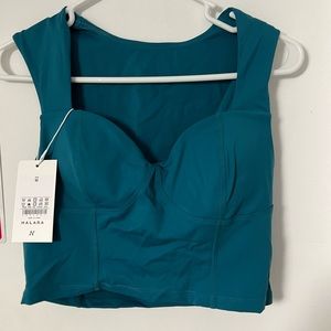 Halara sweetheart neck adjustable cropped running tank top